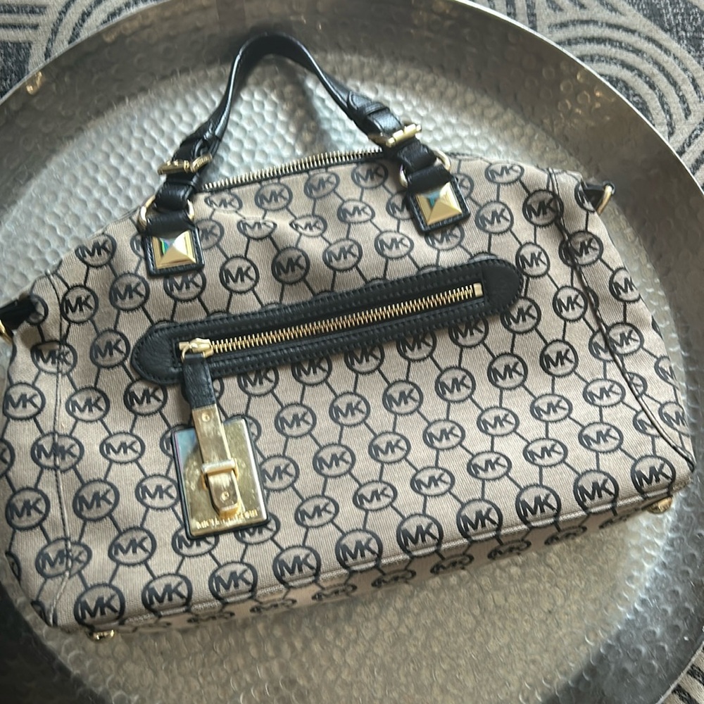 Michael Kors purse great shape